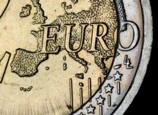 Τι είναι το Ψηφιακό Ευρώ (Digital Euro) ως νόμισμα και χρήση στις μελλοντικές συναλλαγές μας Χαρακτηριστικό της Ευρωπαϊκής Ένωσης και της Ευρωζώνης, συμβολίζει τη διαρκή οικονομική και πολιτική συνεργασία.