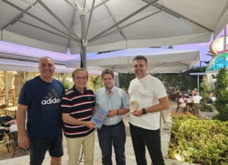 ΣΥΝΑΝΤΗΣΗ ΜΕ ΤΟΝ ΠΡΟΕΔΡΟ ΤΗΣ ΔΙΑΘΝΟΥΣ ΕΝΩΣΗΣ ΑΣΤΥΝΟΜΙΚΩΝ ΖΑΚΥΝΘΟΥ ΚΑΙ ΤΟΝ ΥΠΕΥΘΥΝΟ ΔΗΜΟΣΙΩΝ ΣΧΕΣΕΩΝ ΤΟΥ ΕΛΛΗΝΙΚΟΥ ΤΜΗΜΑΤΟΣ ΤΗΣ ΔΙΕΘΝΟΥΣ ΕΝΩΣΗΣ ΑΣΤΥΝΟΜΙΚΩΝ Βραβευμένοι συμμετέχοντες σε εκδήλωση Κυκλικής Δημοκρατίας με οικολογική διάθεση, προωθώντας βιωσιμότητα και κοινότητα.