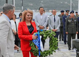 ΣΑΜΟΣ: Τιμήθηκε η “19η Μαΐου” Ημέρα Μνήμης της Γενοκτονίας των Ελλήνων του Πόντου. Αξιωματικές προσωπικότητες με στεφάνι καθιστώντας την εορτή.