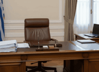 ΚΥΚΛΙΚΗ ΔΗΜΟΚΡΑΤΙΑ: Η ΚΥΒΕΡΝΗΣΗ ΠΡΟΣΦΕΡΕΙ ΛΟΓΙΑ, ΟΧΙ ΑΣΦΑΛΕΙΑ! Η ΒΙΑ ΕΙΝΑΙ «ΦΑΙΝΟΜΕΝΟ ΝΤΡΟΠΗ», ΑΛΛΑ Η ΑΝΤΙΜΕΤΩΠΙΣΗ ΕΙΝΑΙ «ΠΟΛΙΤΙΚΗ ΑΝΕΠΑΡΚΕΙΑ»! Προώθηση δημοκρατίας με κυκλική διακυβέρνηση και συμμετοχή πολιτών.