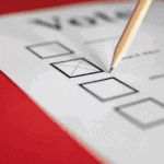 ΟΙ ΔΗΜΟΣΚΟΠΗΣΕΙΣ ΔΕΝ ΑΦΗΝΟΥΝ ΠΕΡΙΘΩΡΙΑ: Η ΚΥΒΕΡΝΗΣΗ ΕΙΝΑΙ ΑΝΕΠΑΡΚΗΣ ΚΑΙ ΤΟ ΠΟΛΙΤΙΚΟ ΣΥΣΤΗΜΑ ΧΡΕΟΚΟΠΗΜΕΝΟ Ψηφοφορία για κυκλική δημοκρατία, συμμετοχή πολιτών σε δημοκρατικές διαδικασίες.