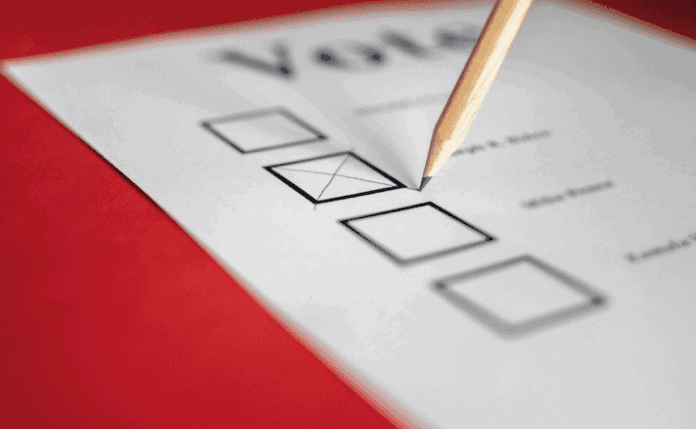 Κυκλική Δημοκρατία. Ψηφοφορία για κυκλική δημοκρατία, συμμετοχή πολιτών σε δημοκρατικές διαδικασίες.