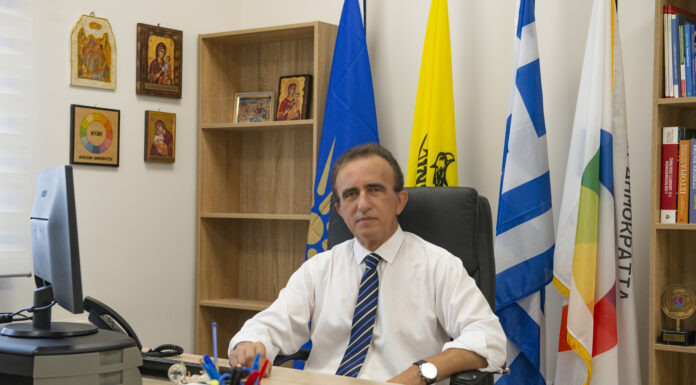 ΕΠΙΤΙΜΟ ΜΕΛΟΣ ΤΗΣ ΔΙΕΘΝΟΥΣ ΕΝΩΣΗΣ ΑΣΤΥΝΟΜΙΚΩΝ Ο ΠΡΟΕΔΡΟΣ κ. ΗΛΙΑΣ ΒΑΣΙΛΑΚΗΣ