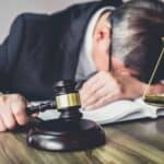 Η Δικαιοσύνη σε…Αναβολή Δικαστικός κλάδος και κρίση.