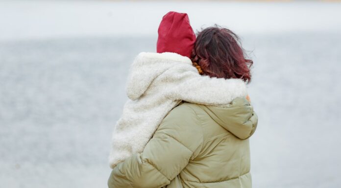 Φιάσκο Στην Ενίσχυση: Οι «Παγίδες» του Επιδόματος Θέρμανσης Αφήνουν τα Νοικοκυριά Στο Κρύο! Αγκαλιά σε νέους για την Κυκλική Δημοκρατία.