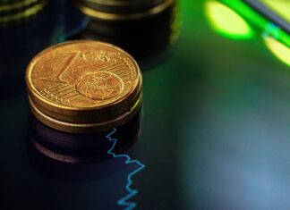 Η Κυβέρνηση της Αισχροκέρδειας και του Αυταρχισμού λεηλατεί την ελληνική κοινωνία – Ήρθε η ώρα της ρήξης Αντικά 1 Ευρώ και οικονομία, βιώσιμη ανάπτυξη, χρηματοοικονομική πολιτική, κυκλική οικονομία.