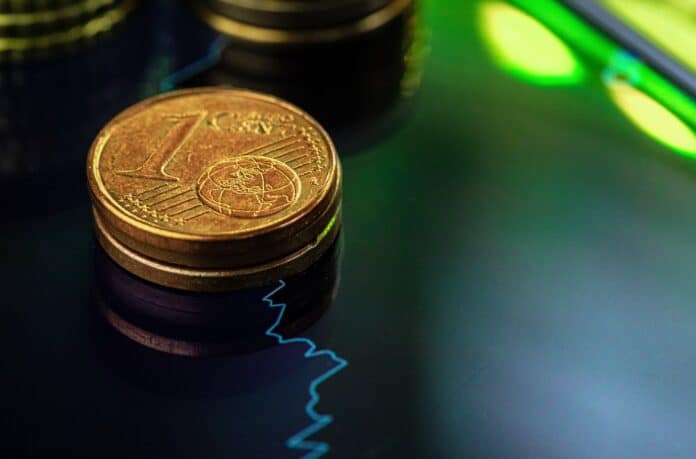 Αντικά 1 Ευρώ και οικονομία, βιώσιμη ανάπτυξη, χρηματοοικονομική πολιτική, κυκλική οικονομία.