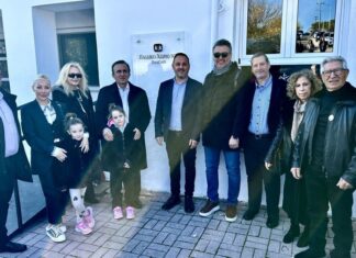 14/12/2025 – Επίσκεψη της ΚΥΚΛΙΚΗΣ ΔΗΜΟΚΡΑΤΙΑΣ στο «Παιδικό Χωριό SOS» Πλαγιαρίου Θεσσαλονίκης Ανθρώπινη ομάδα σε εκδήλωση Κυκλικής Δημοκρατίας.