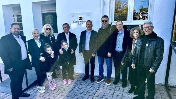 Κυκλική Δημοκρατία. Ανθρώπινη ομάδα σε εκδήλωση Κυκλικής Δημοκρατίας.