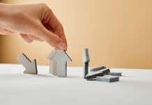 ΣΤΕΓΑΣΤΙΚΗ ΚΡΙΣΗ & ΔΗΜΟΓΡΑΦΙΚΗ ΒΟΜΒΑ: Η ΚΥΒΕΡΝΗΣΗ ΠΡΕΠΕΙ ΝΑ ΛΟΓΟΔΟΤΗΣΕΙ ΓΙΑ ΤΗ ΔΙΑΛΥΣΗ ΤΩΝ ΝΕΩΝ ΟΙΚΟΓΕΝΕΙΩΝ! Αναπαραγωγικό σύστημα κυκλικής δημοκρατίας με πούλμαν και σύμβολα οικολογικής βιωσιμότητας.