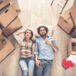 Η κυβερνητική “ανάπτυξη” είναι η φυλακή της δικής μας στέγης! Τέρμα στην κοροϊδία – Δικαίωμα στην κατοικία ΤΩΡΑ! Άνθρωποι ανακουφίζονται σε χώρο.