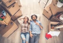 Η κυβερνητική “ανάπτυξη” είναι η φυλακή της δικής μας στέγης! Τέρμα στην κοροϊδία – Δικαίωμα στην κατοικία ΤΩΡΑ! Άνθρωποι ανακουφίζονται σε χώρο.