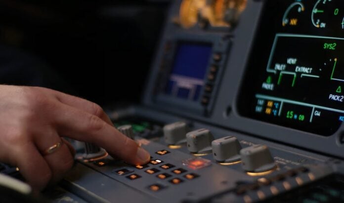 Λειτουργία συστήματος και τεχνολογία στον αερολιμένα.