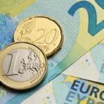 Η ΕΠΙΣΗΜΗ ΔΙΧΟΤΟΜΗΣΗ ΤΩΝ ΣΥΝΤΑΞΙΟΥΧΩΝ – ΧΑΣΜΑ ΑΔΙΚΙΑΣ 6.300 ΕΥΡΩ ΤΟ ΧΡΟΝΟ Αντίθεση οικονομικών συμφερόντων και κοινωνικής δικαιοσύνης.