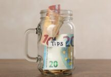 Το Φιλοδώρημα της Κυβέρνησης και το Πλεόνασμα της Υπερφορολόγησης