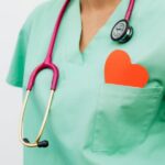 Η «ΚΥΚΛΙΚΗ ΔΗΜΟΚΡΑΤΙΑ» ΓΙΑ ΤΙΣ ΔΗΛΩΣΕΙΣ ΜΗΤΣΟΤΑΚΗ ΣΤΟΥΣ ΝΟΣΗΛΕΥΤΕΣ – ΤΑ ΧΕΙΡΟΚΡΟΤΗΜΑΤΑ ΔΕΝ ΠΛΗΡΩΝΟΥΝ ΤΟΥΣ ΛΟΓΑΡΙΑΣΜΟΥΣ