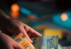 Η Απάτη της «Πατριωτικής Φορολογίας» την Ώρα που το Σαράκι του Πληθωρισμού Καταβροχθίζει το Εισόδημα των Πολιτών!