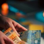 Η Απάτη της «Πατριωτικής Φορολογίας» την Ώρα που το Σαράκι του Πληθωρισμού Καταβροχθίζει το Εισόδημα των Πολιτών!