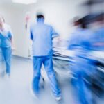 Το Μεγάλο Επικοινωνιακό Κόλπο με τις Προσλήψεις στο ΕΣΥ: Πανηγυρίζουν για το «Αυξημένο Ενδιαφέρον» την Ώρα που τα Νοσοκομεία Ερημώνουν!